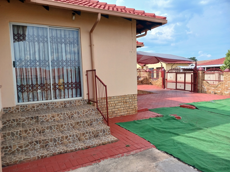 3 Bedroom Property for Sale in Tlhabane West North West